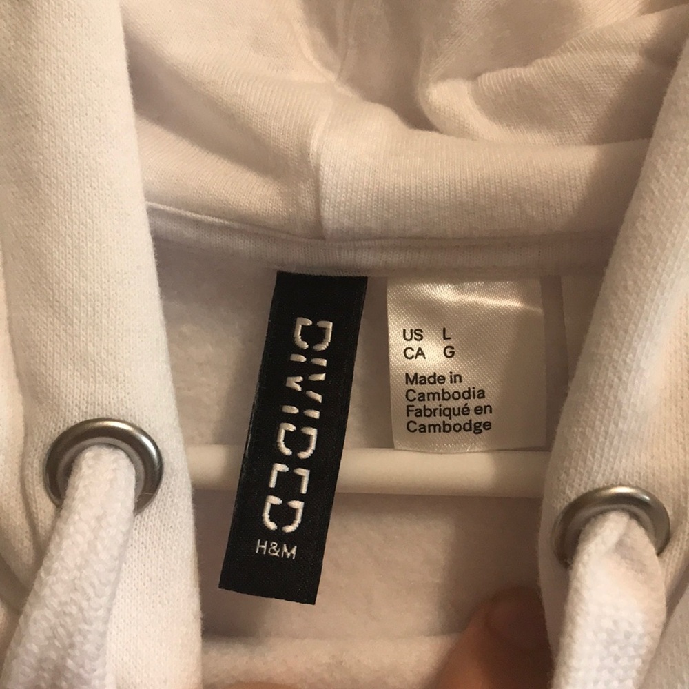H&M Paramount Movie Long Sleeve Crop Top Hoodie - Picture 3 of 3